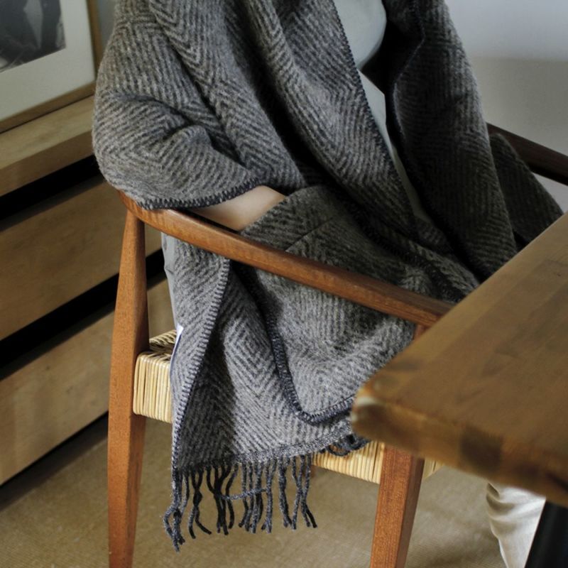 LAPUAN KANKURIT（ラプアンカンクリ） MARIA pocket shawl ポケット付きショール brown-black（ブラウン×ブラック）