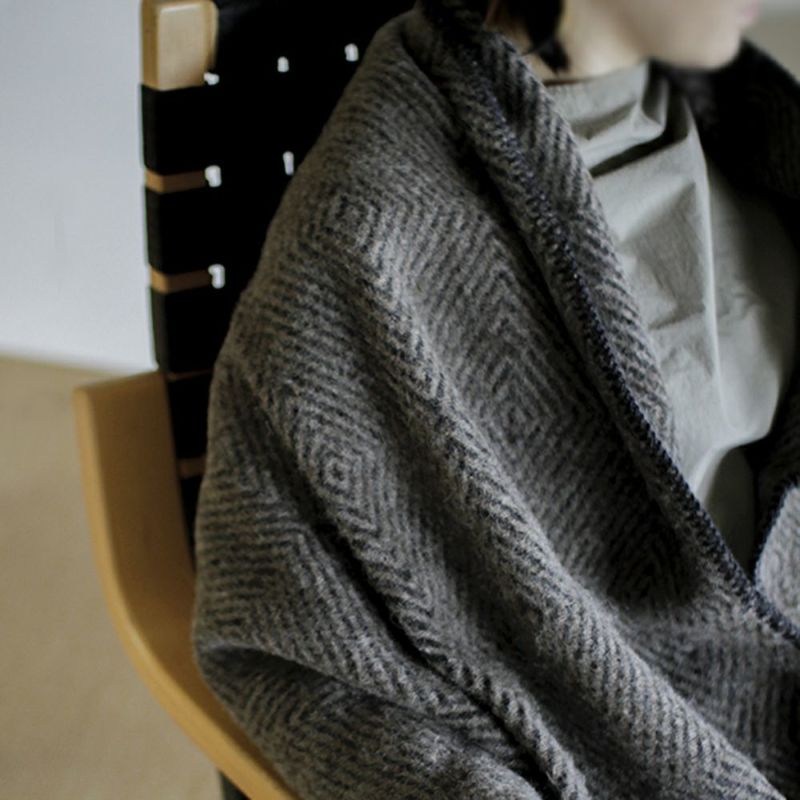 LAPUAN KANKURIT（ラプアンカンクリ） MARIA pocket shawl ポケット付きショール brown-black（ブラウン×ブラック）